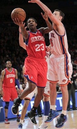 也表现出球 也表现出球